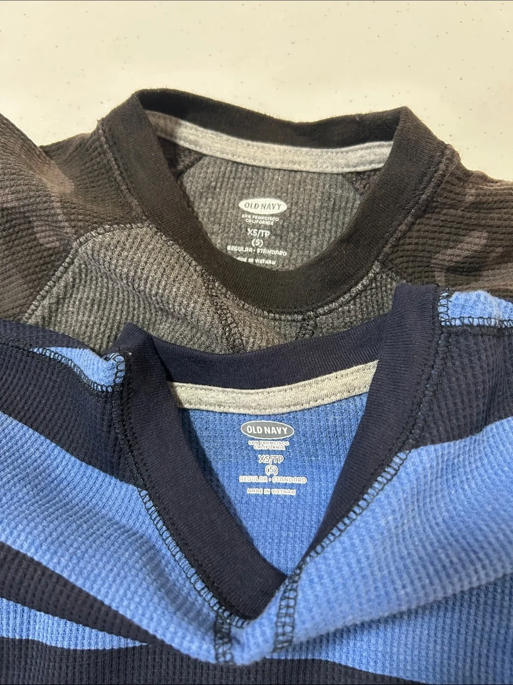 Old Navy Boy’s Long Sleeve Thermal Tops Bundle Size XS (5)